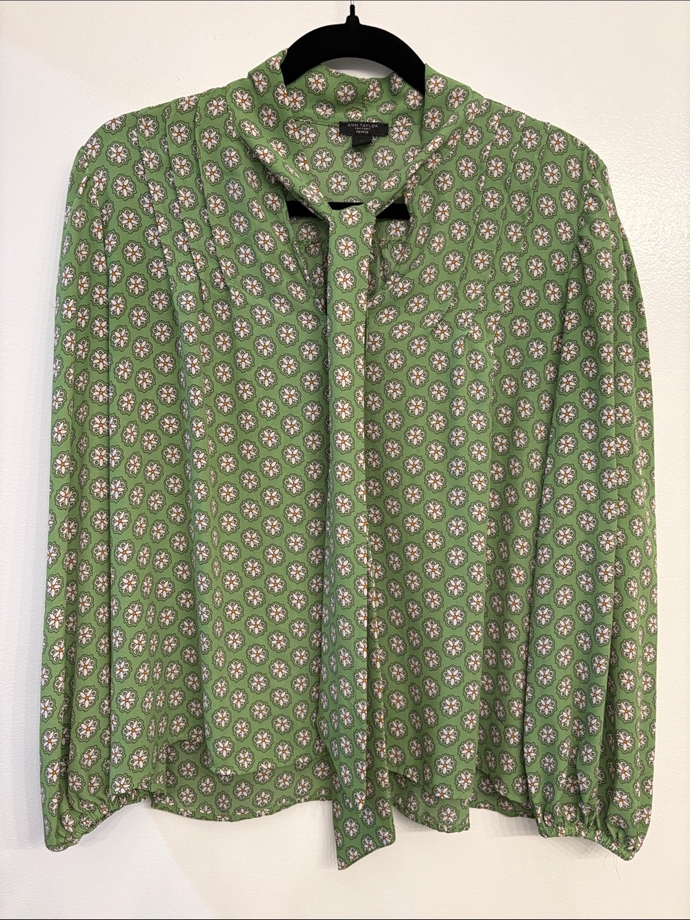 Ann Taylor Green Floral Tie-Neck Blouse